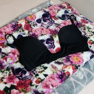 Deep plunge bra